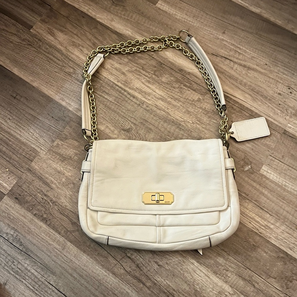 Coach Ivory Chelsea Turn Lock Leather Flap Crossbody Shoulder Bag GUC